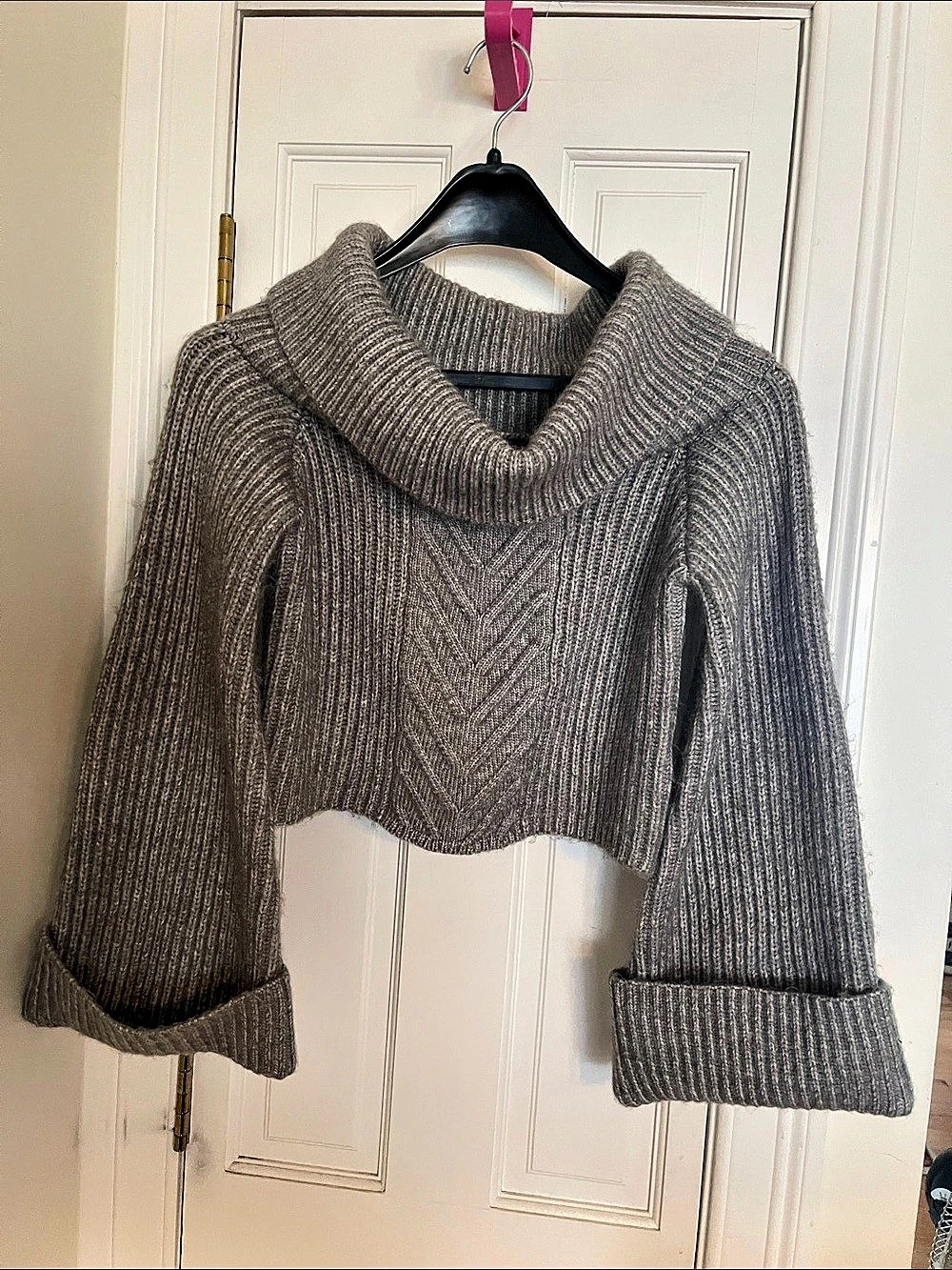 Forever 21 Cropped Cowl Neck Sweater in Gray Size Small